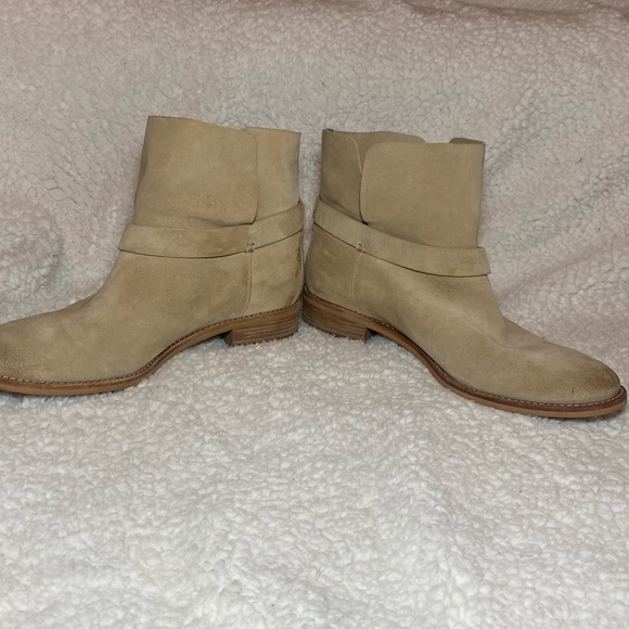 Michael Kors The Jet Set 6 Tan Walton Booties Size 8 - Picture 2 of 5
